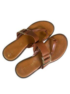 Italian Made Toscanella Brown Leather Thong Sandals Sz 9 Gold Buckle Studded Tri